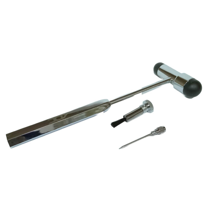 MARTILLO NEUROLÓGICO CROMADO CON CABEZAL GOMA NEGRA 19 CM CON CEPILLO Y AGUJA ADC